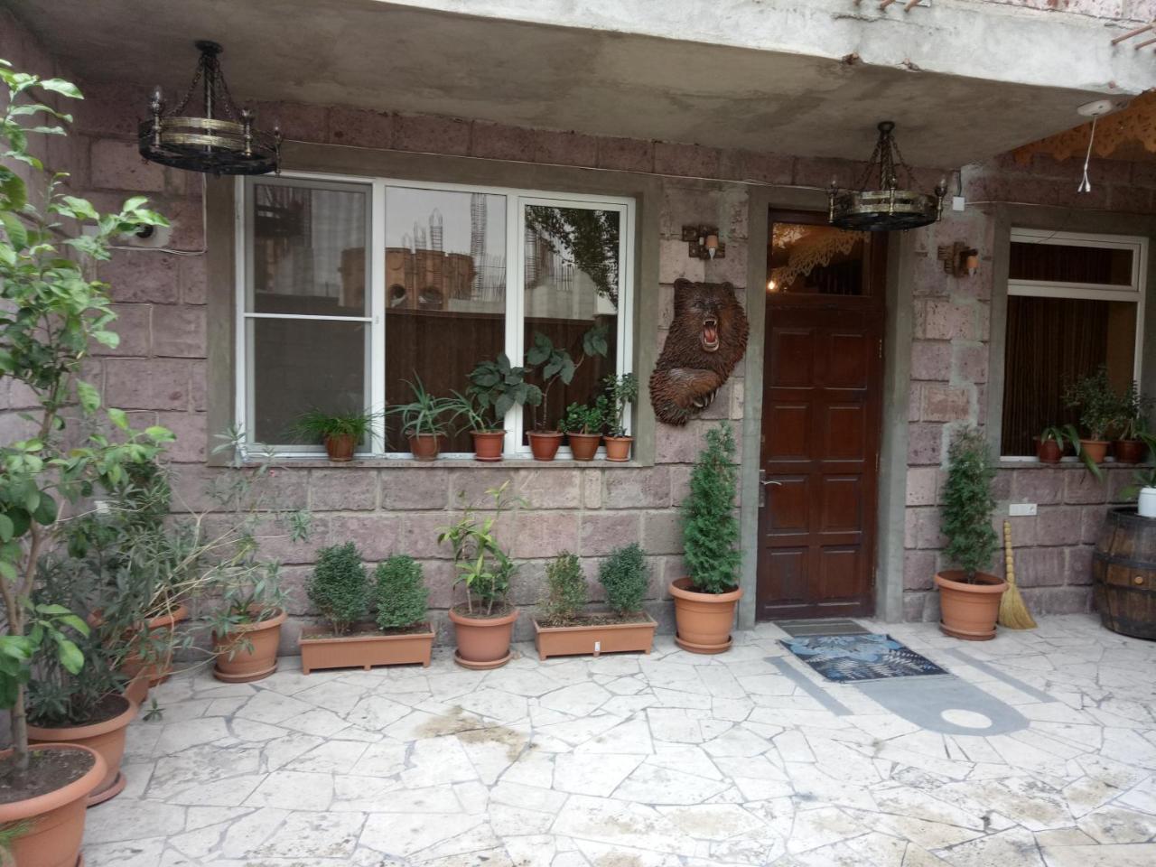 Capsule Hostel In The Old City Of Erivan Exterior foto